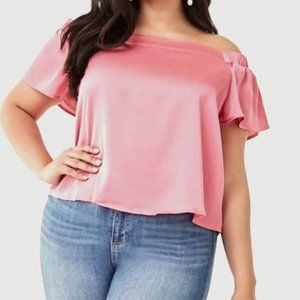 NWT off shoulder top 💗